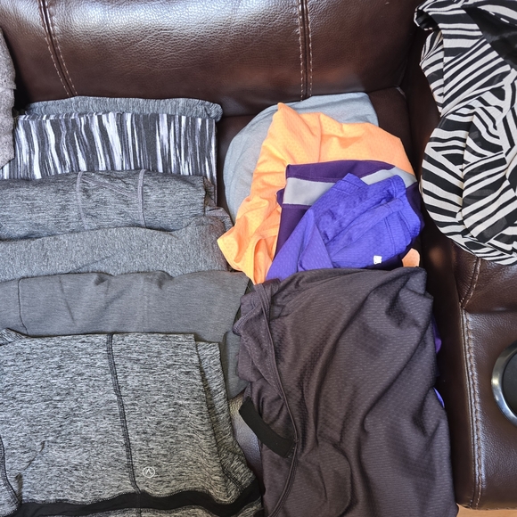 Kim Wimberly Assorted Clothes - Picture 5 of 6